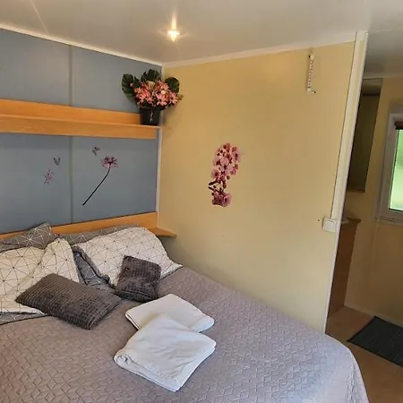 Bungalowe Nr 7 *